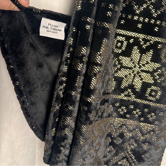 3/$20 💥  Have A Holly Jolly Merry Christmas Black Gold Foil Plush Throw Blanket - Picture 15 of 17